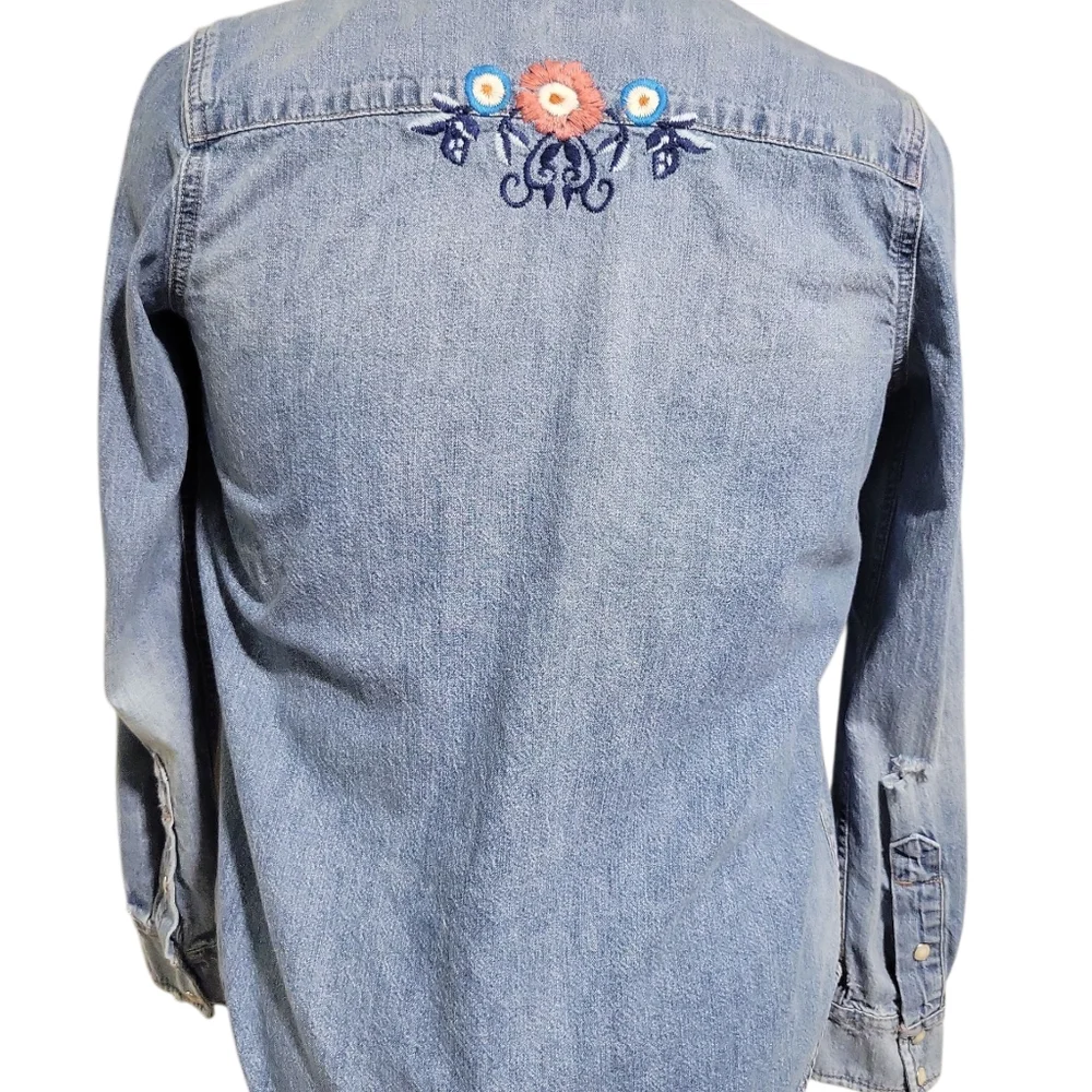 Lucky Brand Women's Embroidered Western Denim Pearl Snap Shirt Size S Distressed - Picture 5 of 16